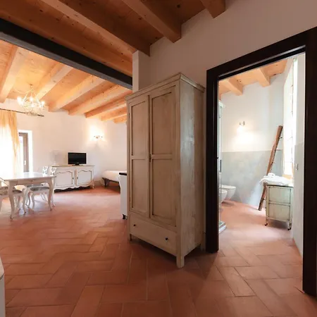 Corte Castello Guest house