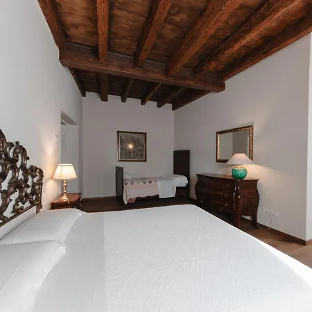 Konukevi Corte Castello Affi