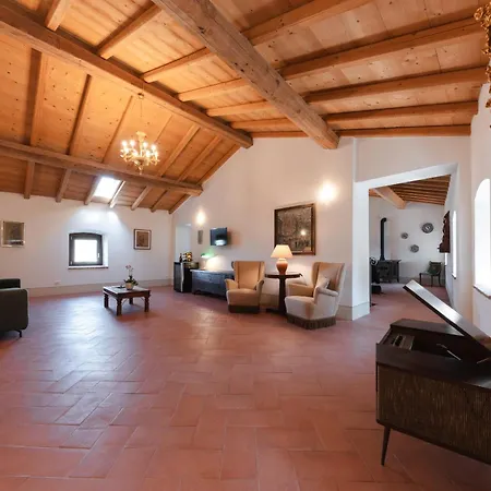 Corte Castello Konukevi Affi