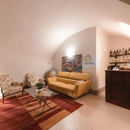 Corte Castello Guest house 2*