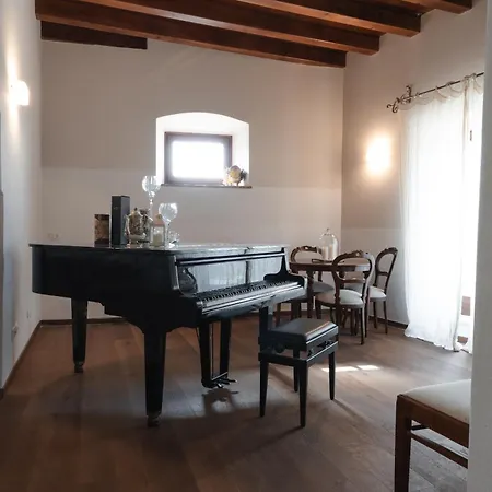 Guest house Corte Castello 2*