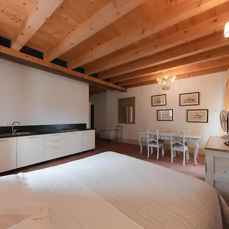 Corte Castello Gæstehus Affi