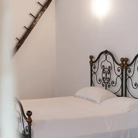 Corte Castello Гостевой дом Аффи