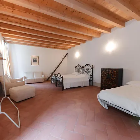 Гостевой дом Corte Castello Аффи