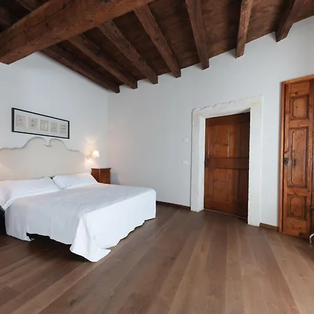 בית הארחה Corte Castello 4*