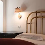بيت ضيافة Corte Castello آفي