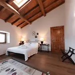 Corte Castello بيت ضيافة آفي